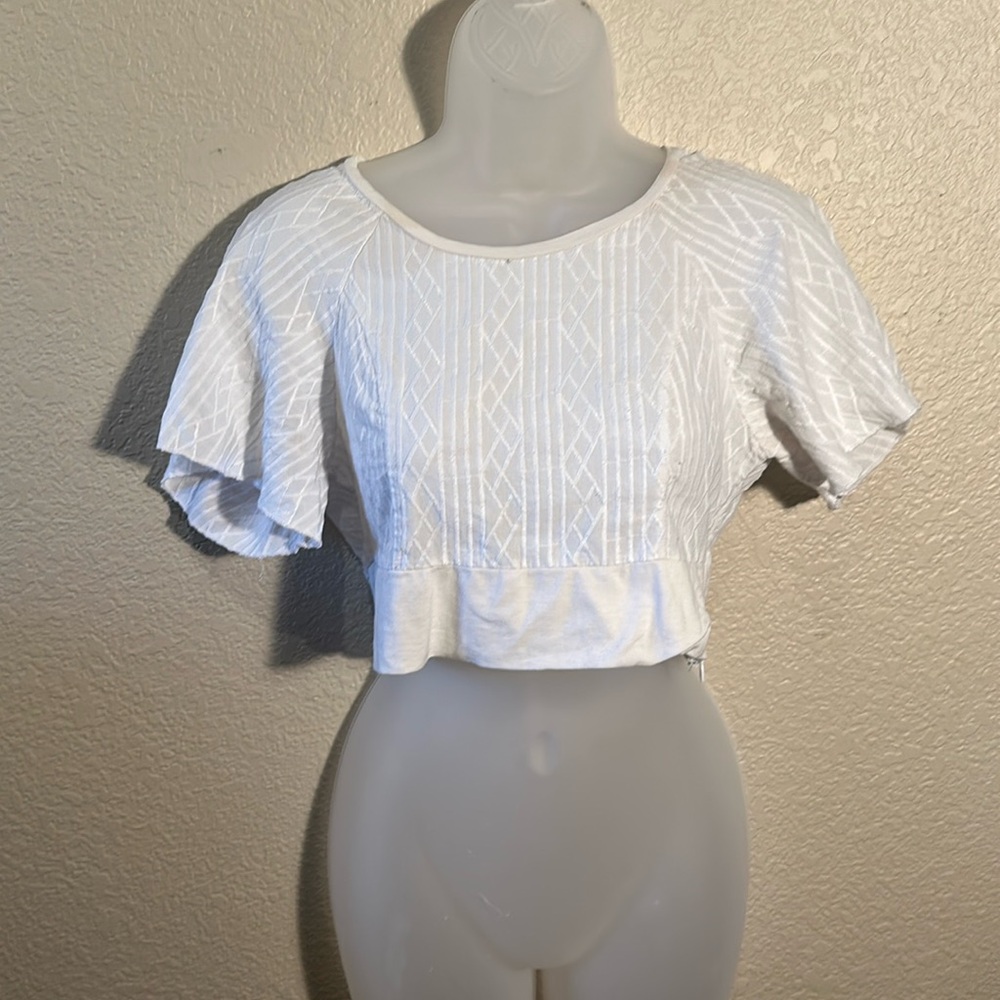 SweatyBetty M white textured crop top with bell sleeves yoga lounge sport casual
